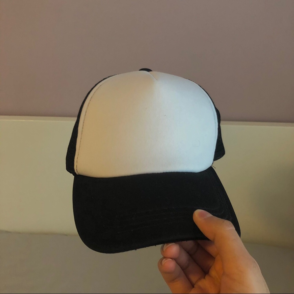 🔴SOLD Basic / Trucker Cap ‼️